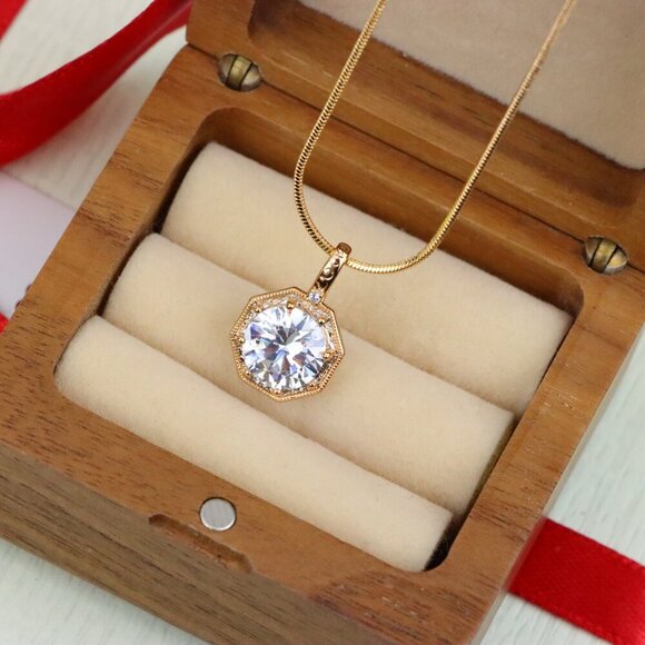 "Gold-Plated White Pendant Necklace with Sparkling Center Stone, XPPT1393 - Picture 8 of 13